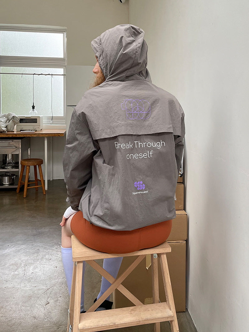 Trail Light Hooded Windbreaker